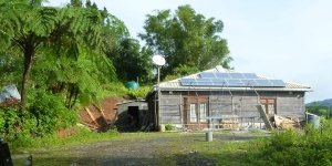 panneau solaire sur un site isolé en Martinique